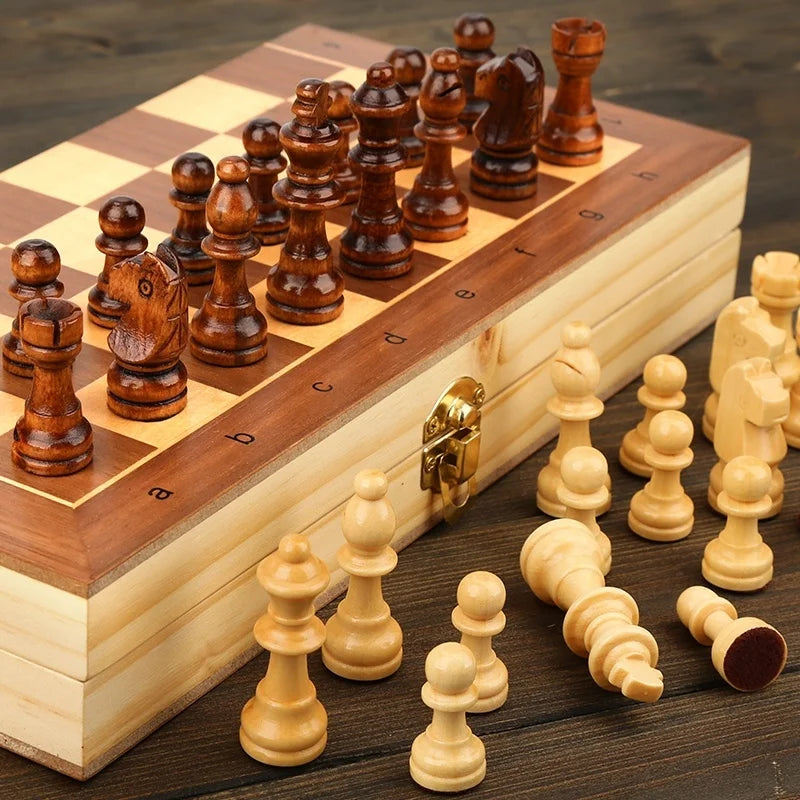 Foldable Wooden Magnetic Chess Set