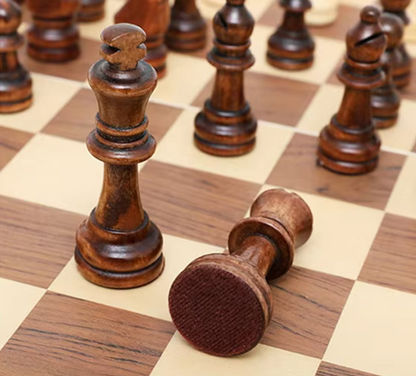 Foldable Wooden Magnetic Chess Set